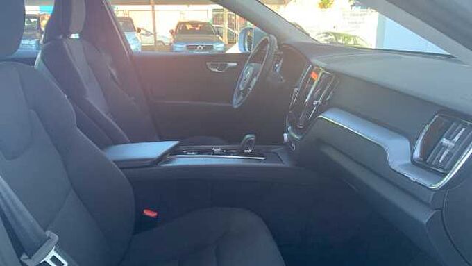 Volvo XC60 XC60 Momentum Pro, B4 mild hybrid (gasolina)