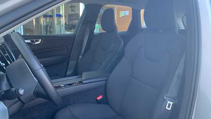 Volvo XC60 XC60 Momentum Pro, B4 mild hybrid (gasolina)