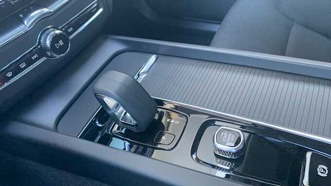 Volvo XC60 XC60 Momentum Pro, B4 mild hybrid (gasolina)