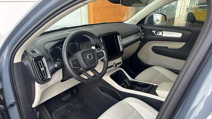 Volvo XC40 XC40 Momentum Pro, T2 (gasolina - aut)