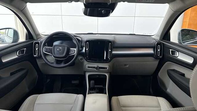 Volvo XC40 XC40 Momentum Pro, T2 (gasolina - aut)