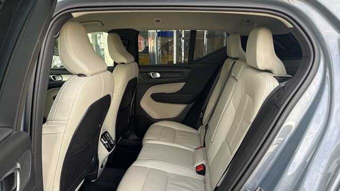 Volvo XC40 XC40 Momentum Pro, T2 (gasolina - aut)