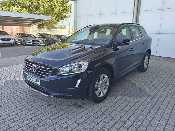 Volvo XC60 2.0 D3 MOMENTUM 150 5P
