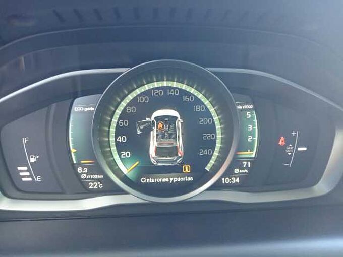 Volvo XC60 2.0 D3 MOMENTUM 150 5P