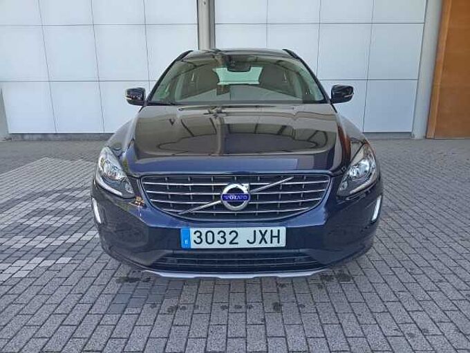 Volvo XC60 2.0 D3 MOMENTUM 150 5P