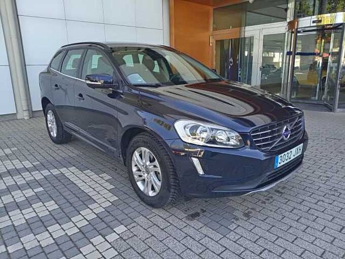 Volvo XC60 2.0 D3 MOMENTUM 150 5P