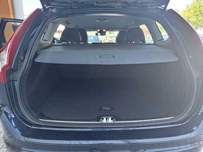 Volvo XC60 2.0 D3 MOMENTUM 150 5P