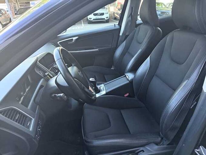 Volvo XC60 2.0 D3 MOMENTUM 150 5P