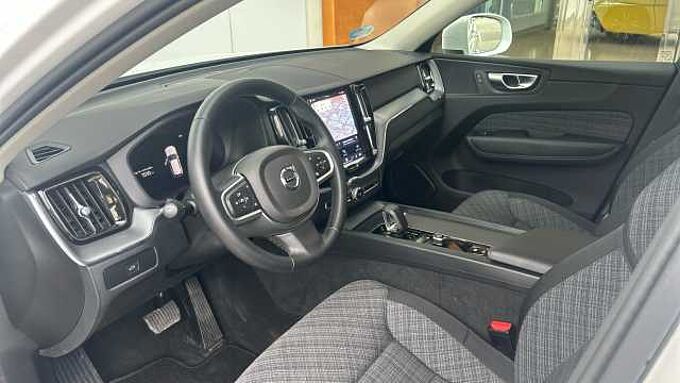 Volvo XC60 XC60 Core, B5 AWD Mild Hybrid, Gasolina