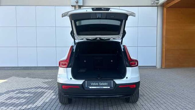 Volvo XC40 XC40 Plus, B3 Mild hybrid, Gasolina, Dark