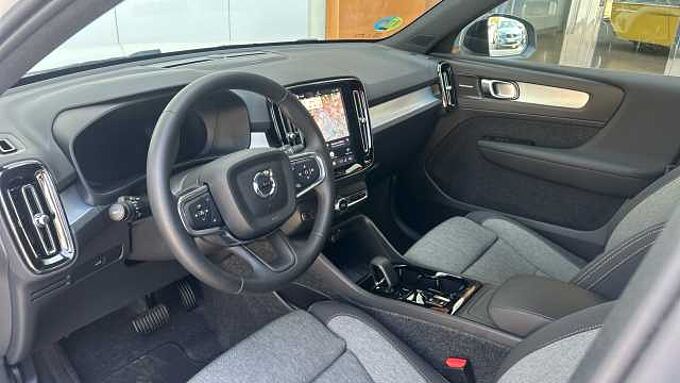 Volvo XC40 XC40 Plus, B3 Mild hybrid, Gasolina, Dark