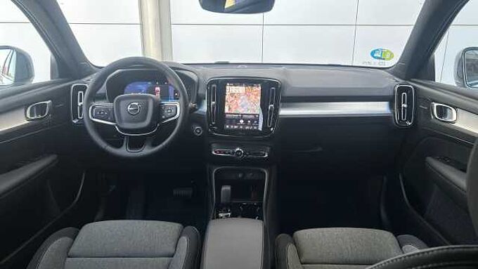 Volvo XC40 XC40 Plus, B3 Mild hybrid, Gasolina, Dark