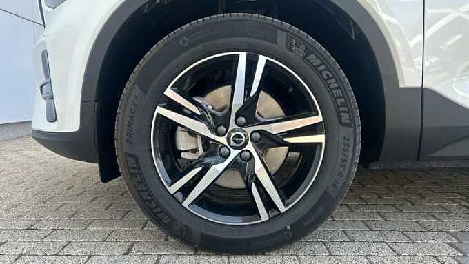 Volvo XC40 XC40 Plus, B3 Mild hybrid, Gasolina, Dark