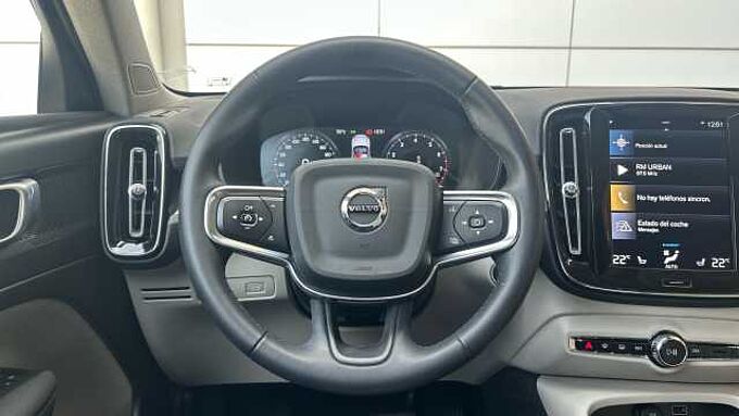 Volvo XC40 XC40 Momentum Pro, B3 mild hybrid (gasolina)