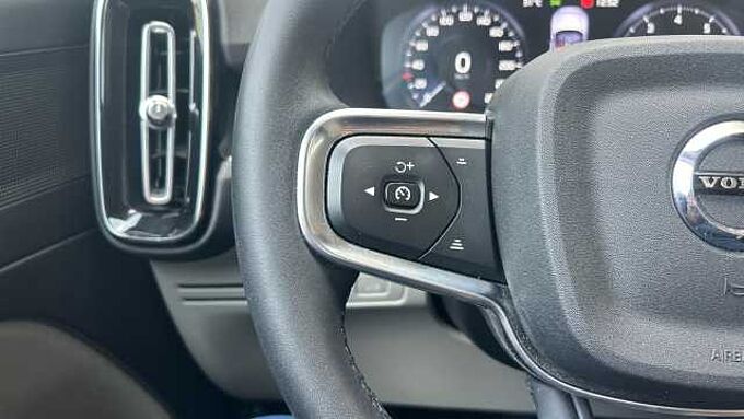 Volvo XC40 XC40 Momentum Pro, B3 mild hybrid (gasolina)