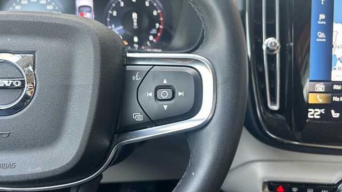 Volvo XC40 XC40 Momentum Pro, B3 mild hybrid (gasolina)