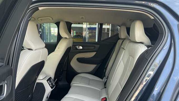 Volvo XC40 XC40 Momentum Pro, B3 mild hybrid (gasolina)