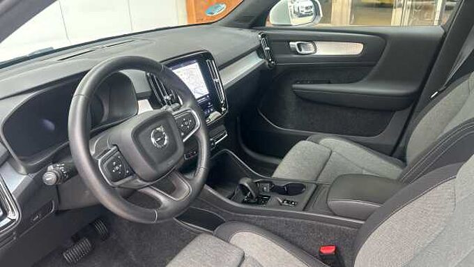 Volvo XC40 XC40 Core, B3 Mild hybrid, Gasolina