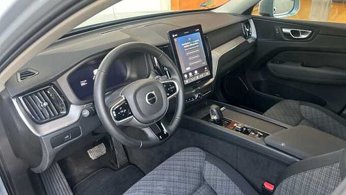 Volvo XC60 XC60 Core, B5 AWD Mild Hibrid Gasolina