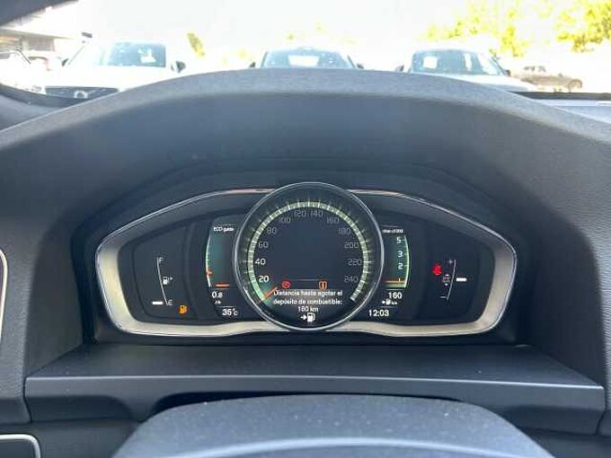 Volvo Montero 4d56 85kw V60 2.0 D4 R-DESIGN MOMENTUM 190 5P