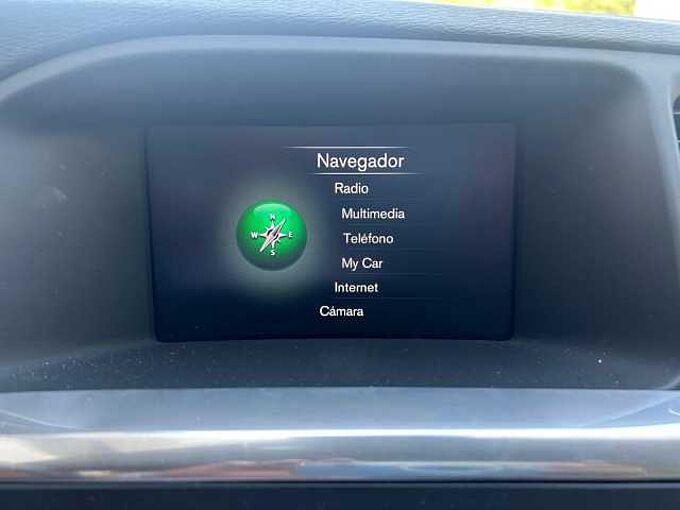 Volvo Montero 4d56 85kw V60 2.0 D4 R-DESIGN MOMENTUM 190 5P