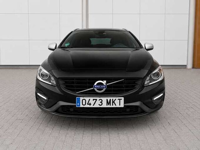 Volvo Montero 4d56 85kw V60 2.0 D4 R-DESIGN MOMENTUM 190 5P