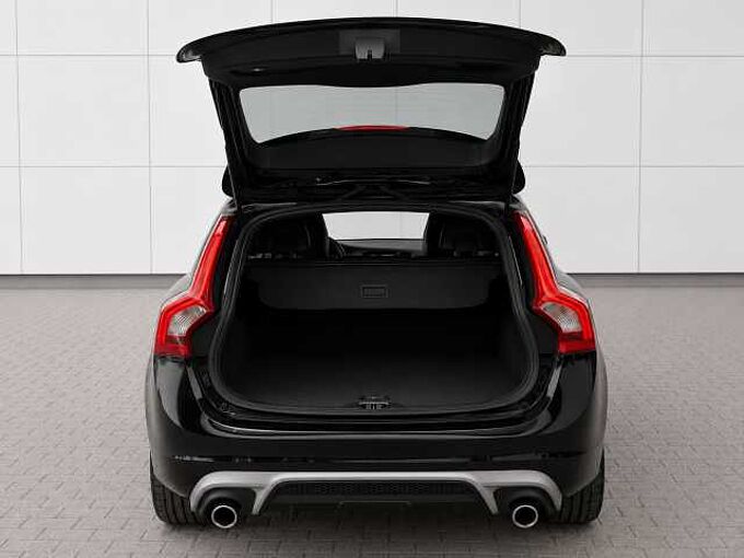 Volvo Montero 4d56 85kw V60 2.0 D4 R-DESIGN MOMENTUM 190 5P